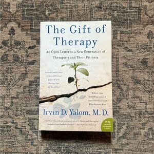 The Gift of Therapy by Irvin D. Yalom M.D. - White/Tan Cover
